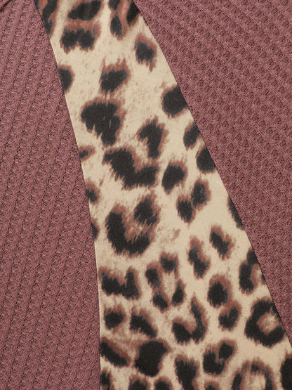 Leopard Contrast Textured V-Neck T-Shirt