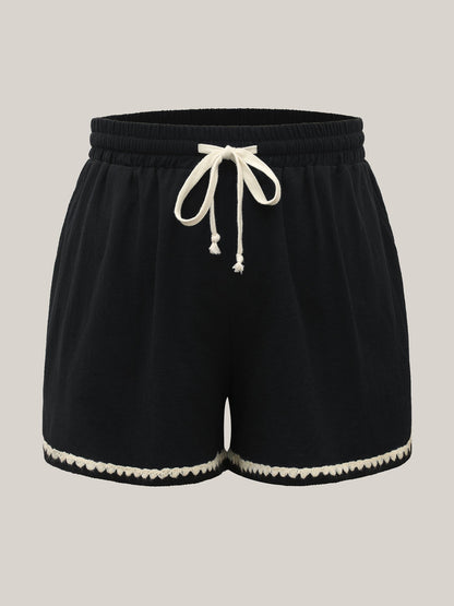 Color Contrast Drawstring Slit Shorts