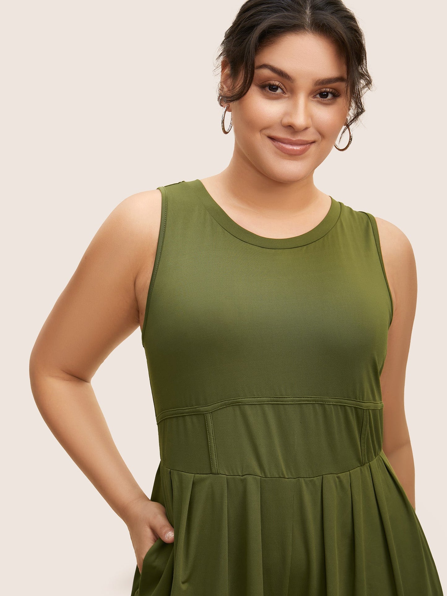 Plain Round Neck Cinching Waist Romper