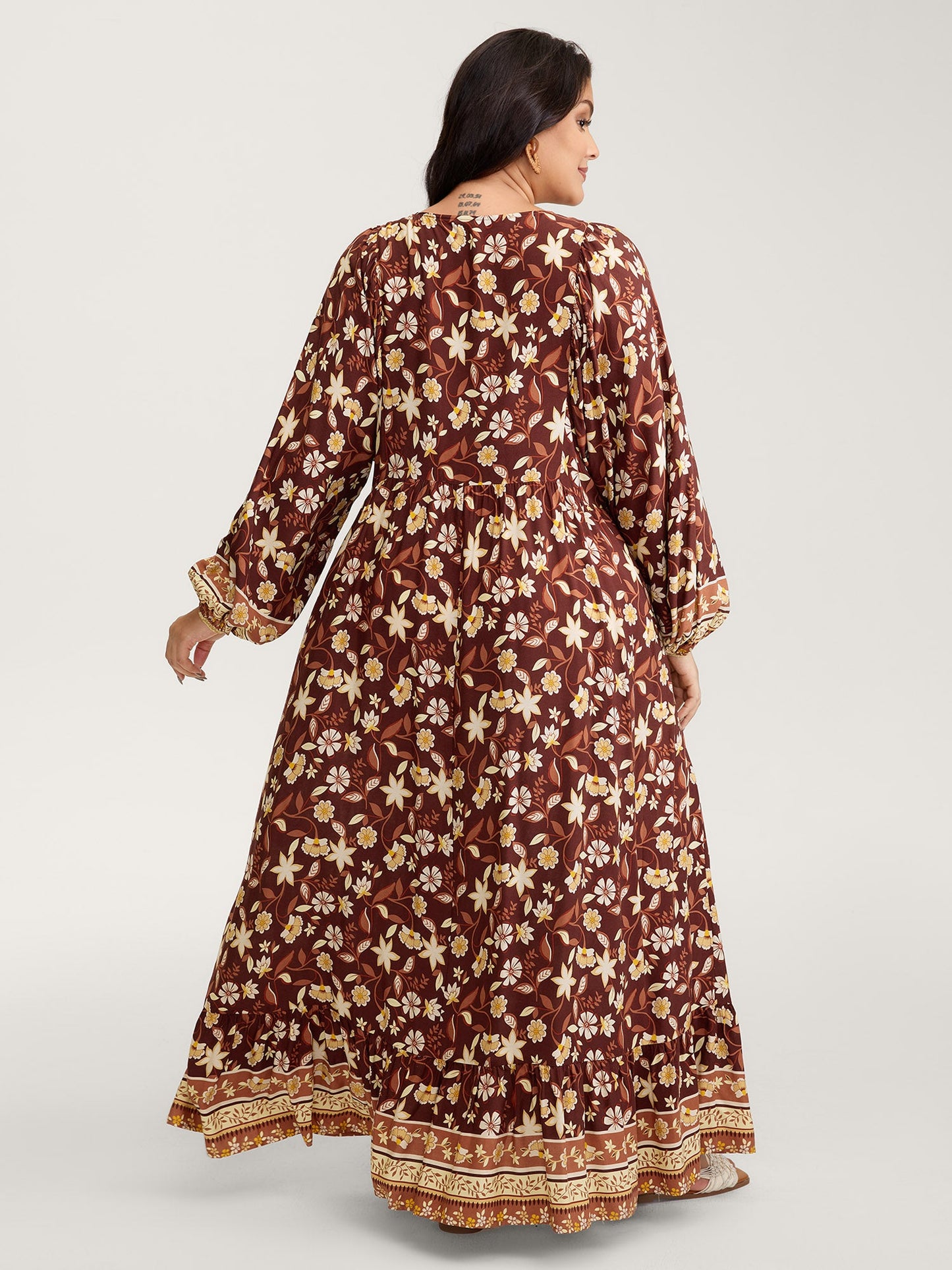 Floral Print Contrast Neckline Maxi Dress