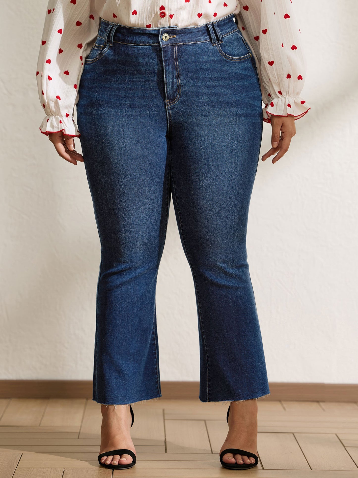 Stretchy Frayed Hem Bootcut Jeans