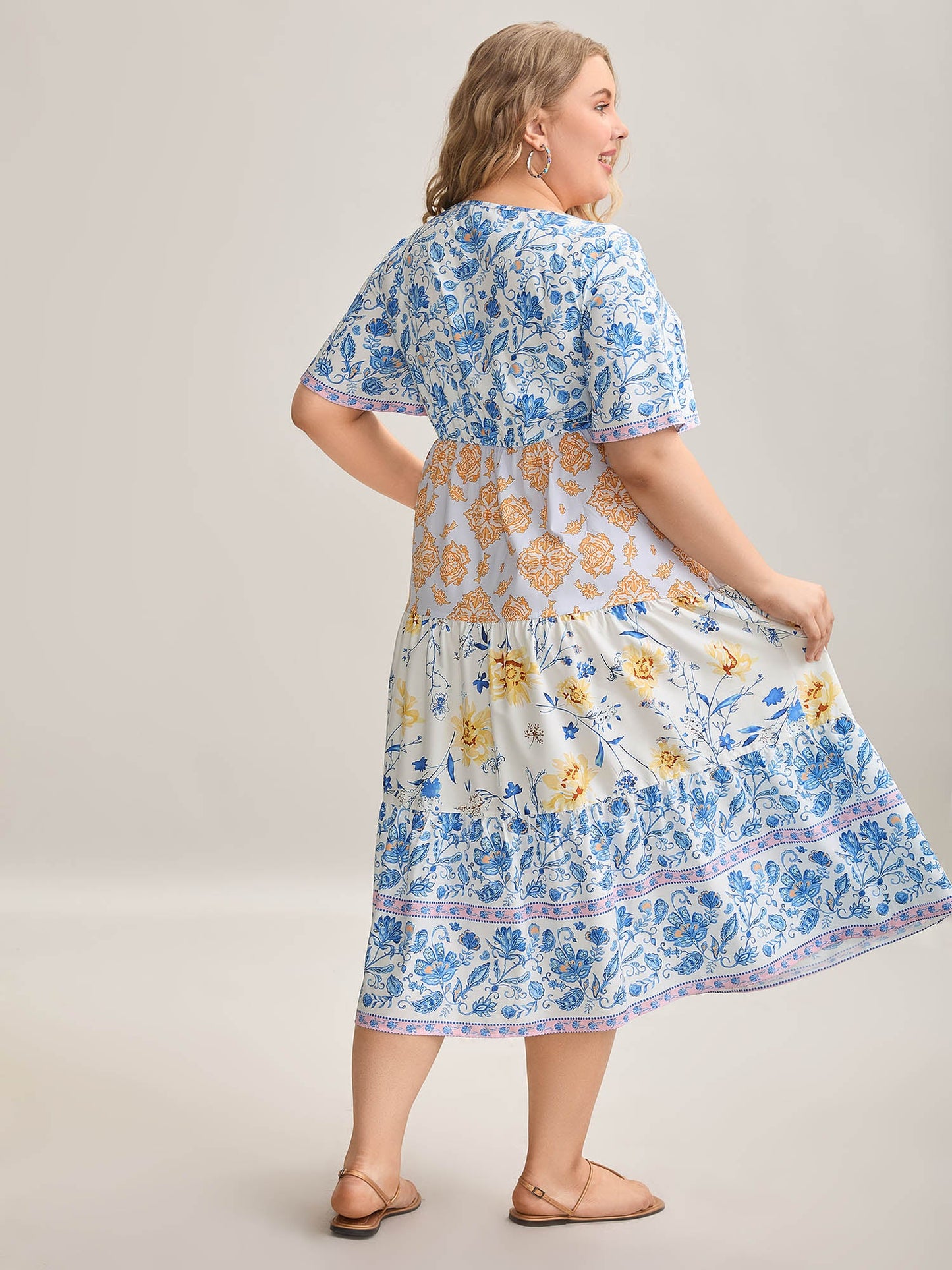Contrast Print Ruched Tiered Midi Dress