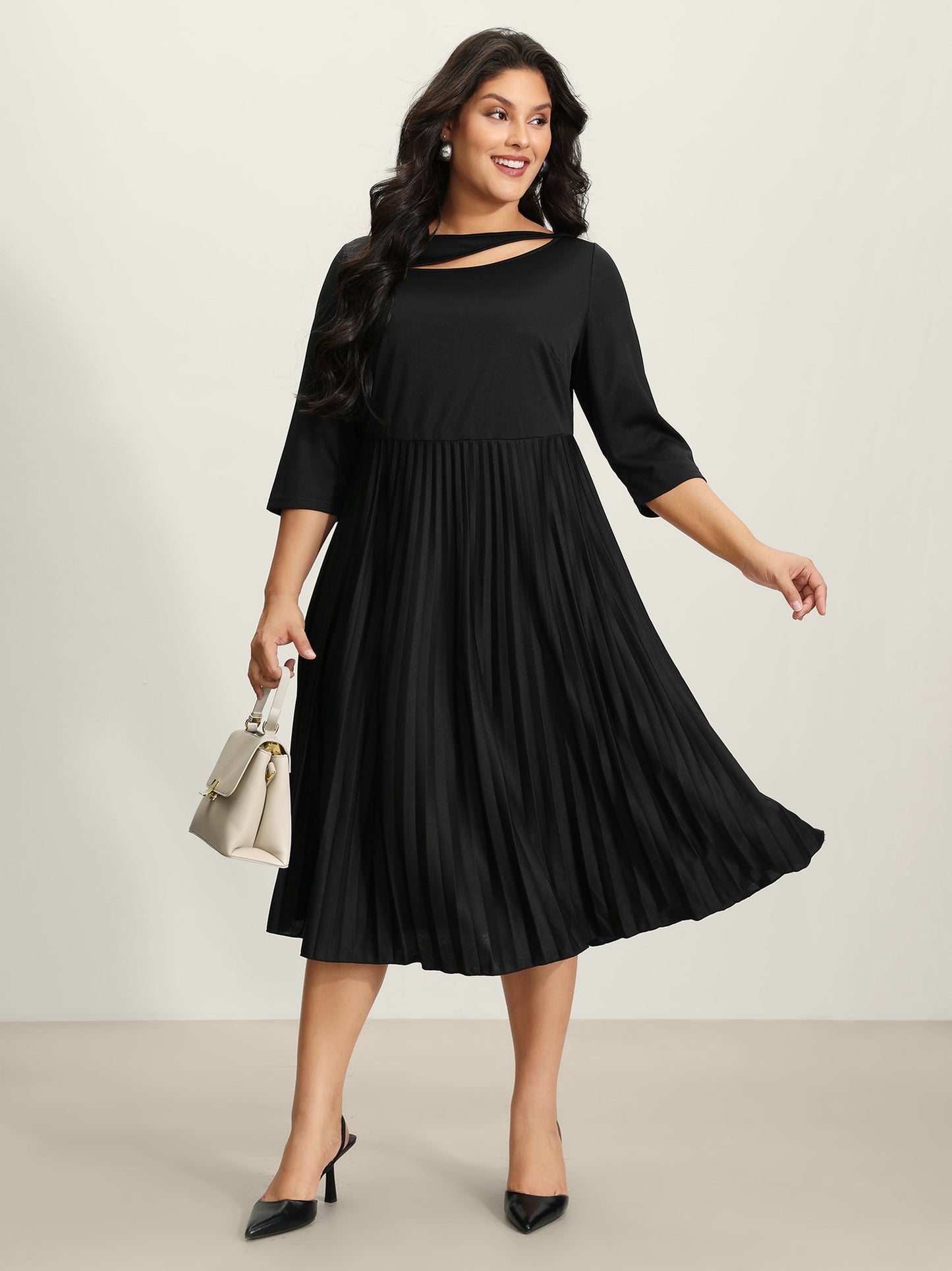 Neck Cut-Out Pleated Stretchy Midi Dress