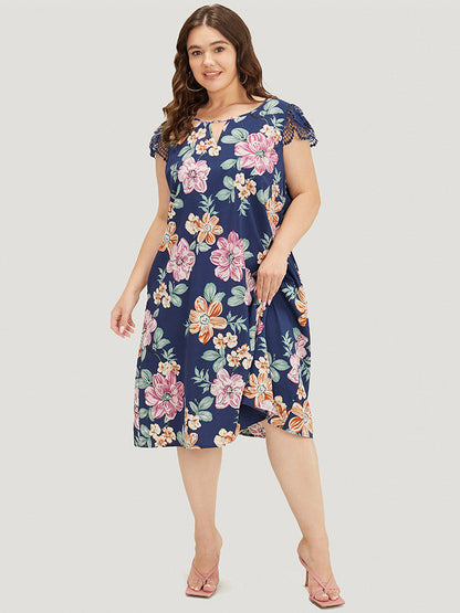 Floral Pocket Keyhole Lace Cap Sleeve Flutter Dress