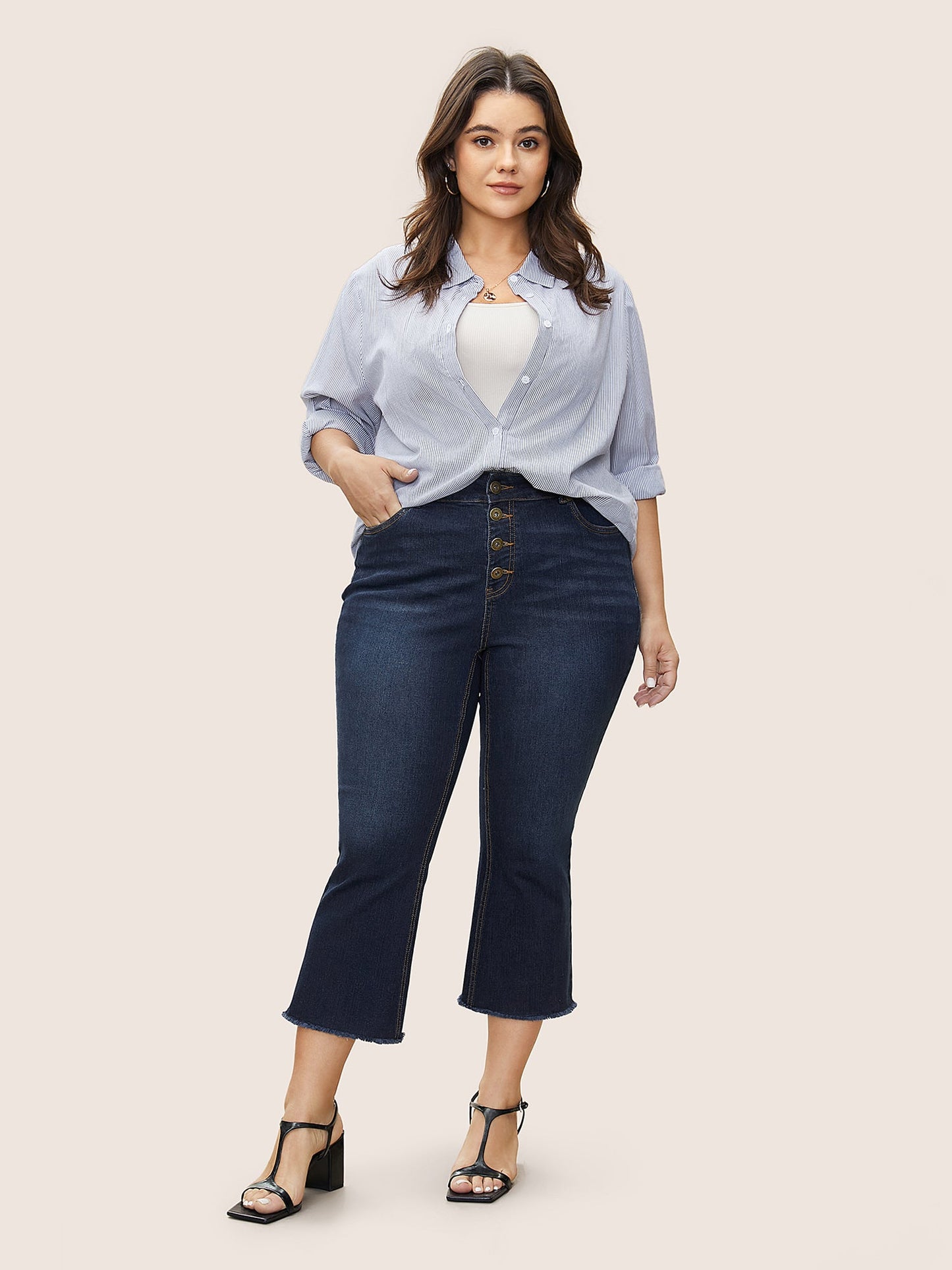 Dark Wash Frayed Hem Cropped Bootcut Jeans