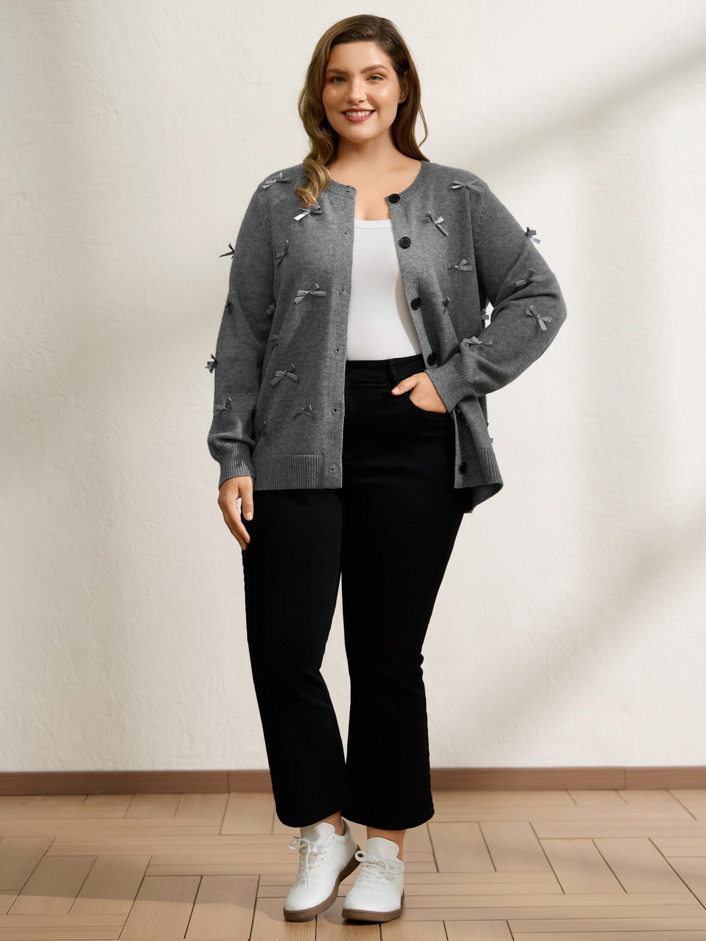 3D Bowknot Round Neck Knit Cardigan