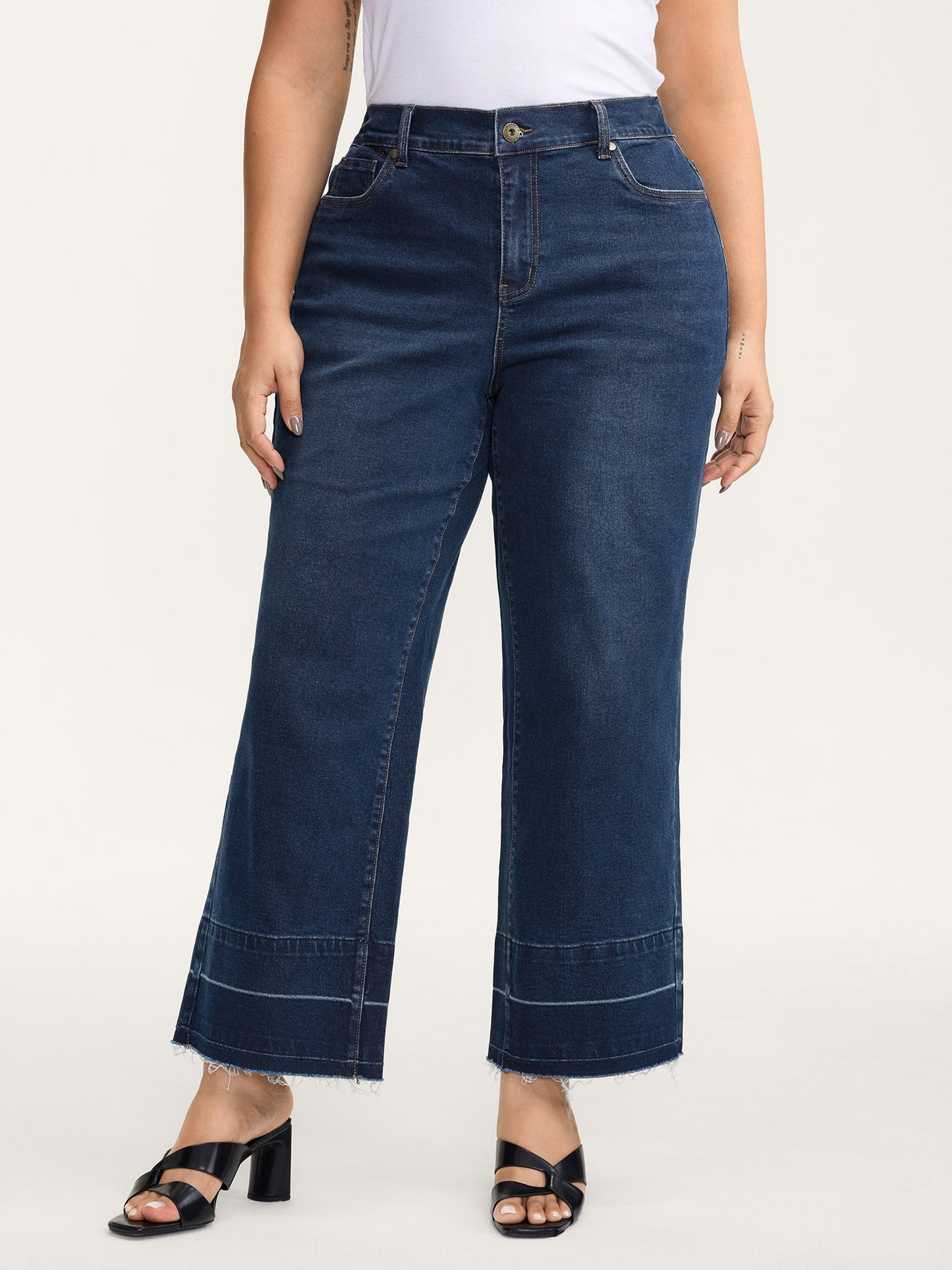 Stretch Frayed Hem Straight-Leg Jeans
