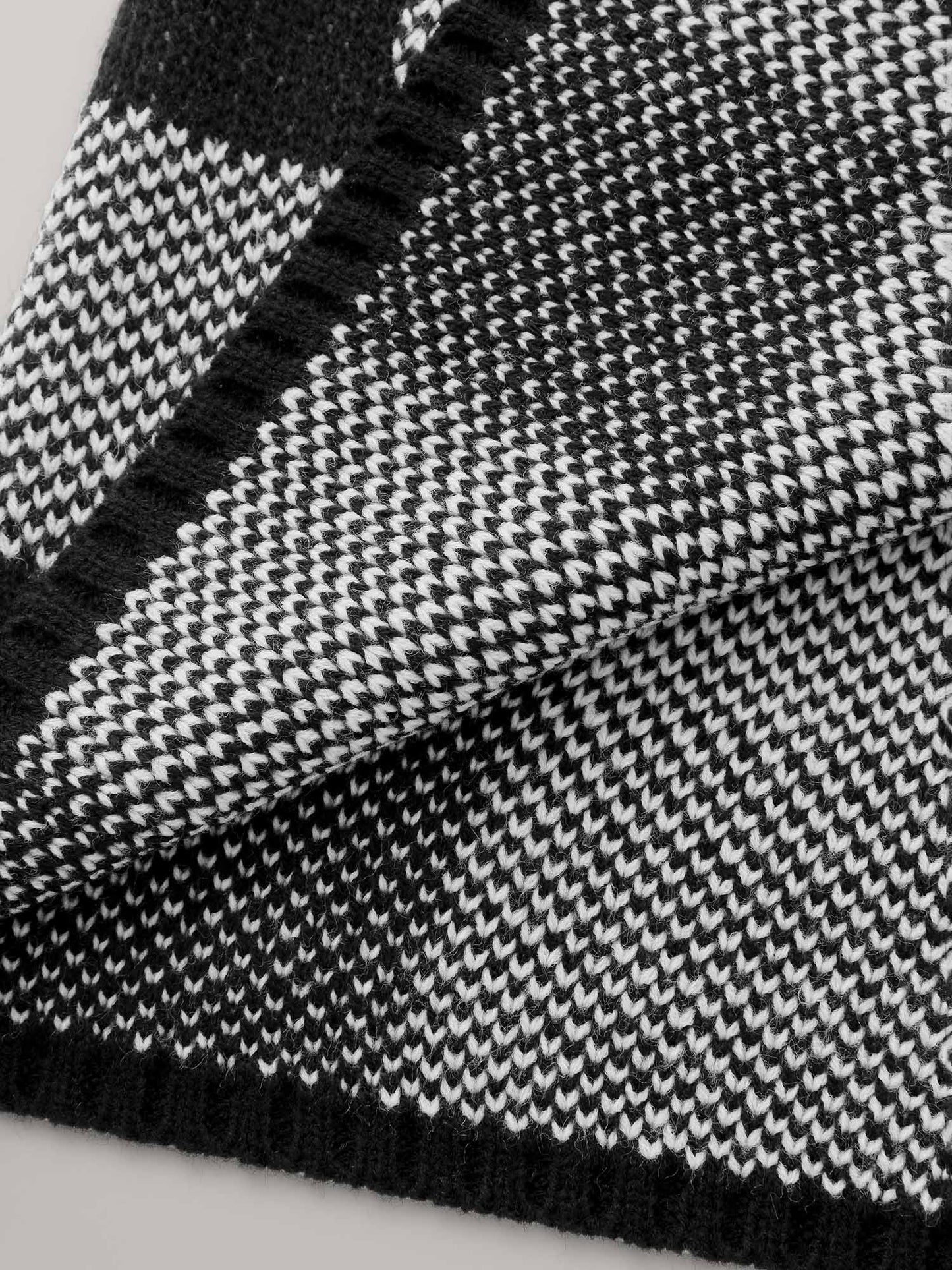 Checkered Jacquard Folded Collar Knit Cardigan