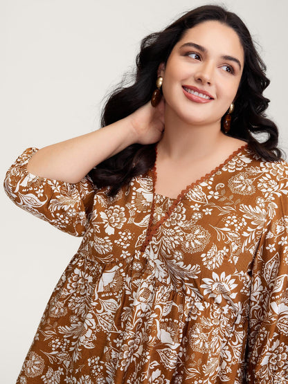 Floral Print Lace Neckline Pleated Blouse