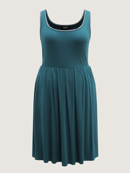 Embroidered Trim Cinched-Waist Stretchy Midi Dress