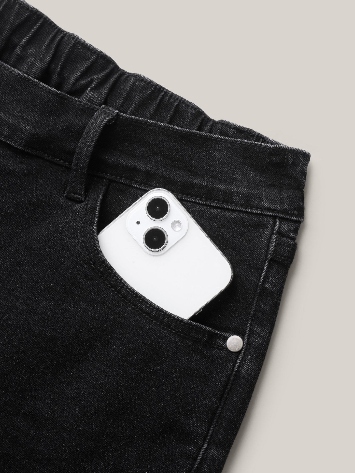 Classic Cut Pocket Denim Shorts