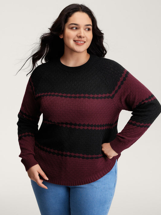Colorblock Curvy Hem Textured Pullover